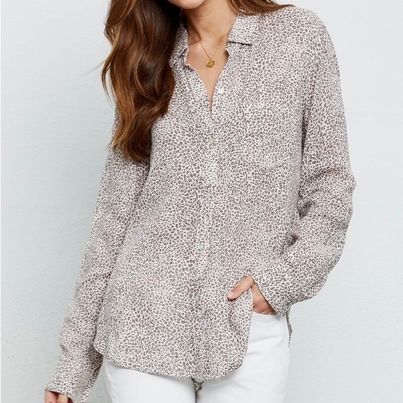 Rails Charli Animal Print Button-Down Shirt Size M - Picture 8 of 8
